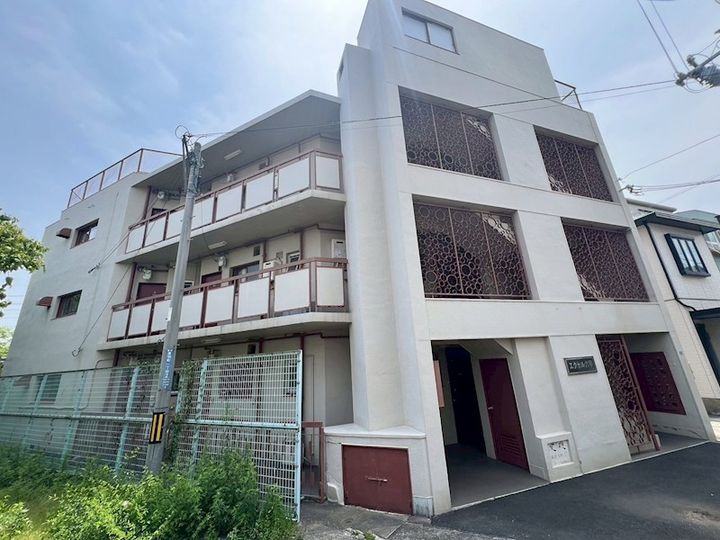 エクセル六甲の外観