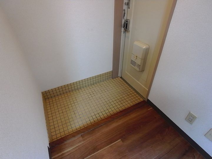 ロイヤル住吉の玄関