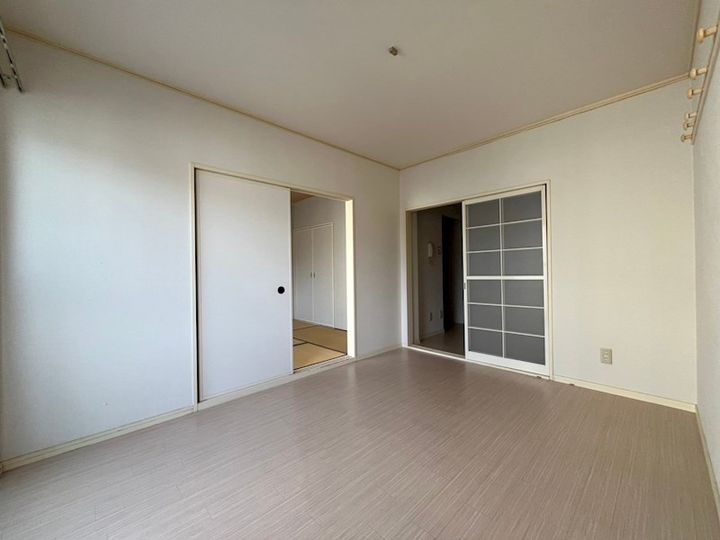 江川マンションの寝室