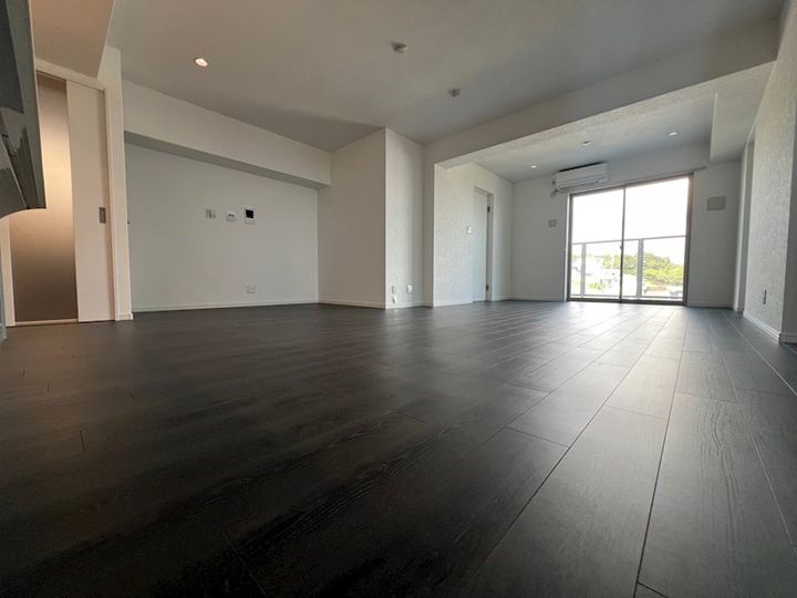 MESSAGE苦楽園三番町の居間