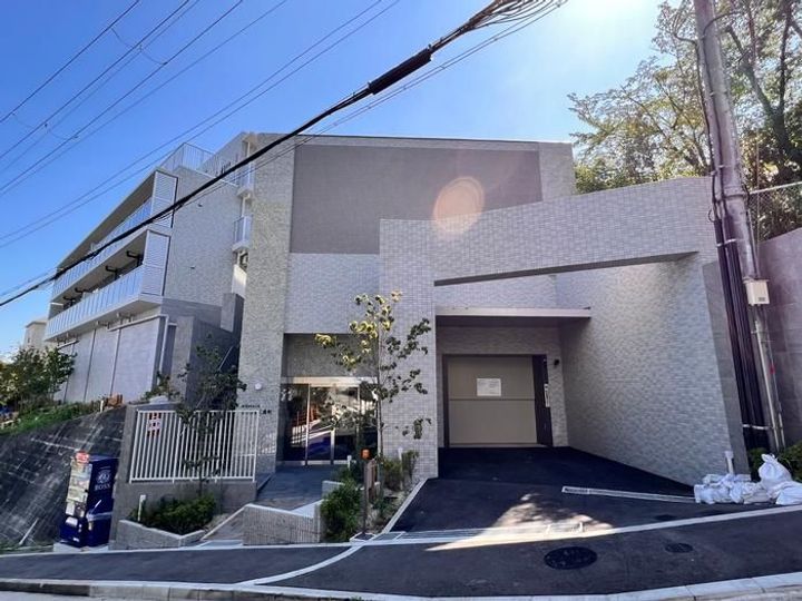 兵庫県西宮市苦楽園三番町の賃貸マンションの外観