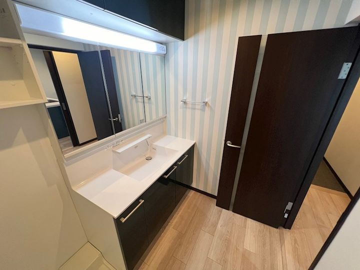 兵庫県西宮市苦楽園三番町の賃貸マンションの内装