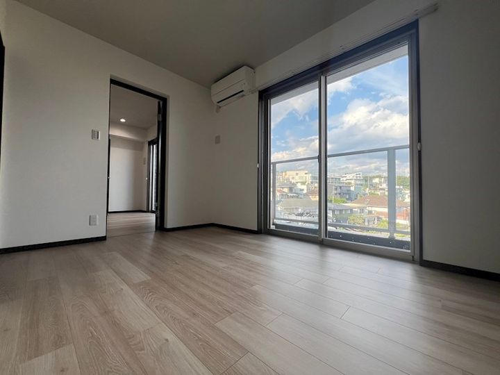 兵庫県西宮市苦楽園三番町の賃貸マンションの寝室