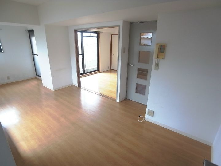 グランディア篠原の居間