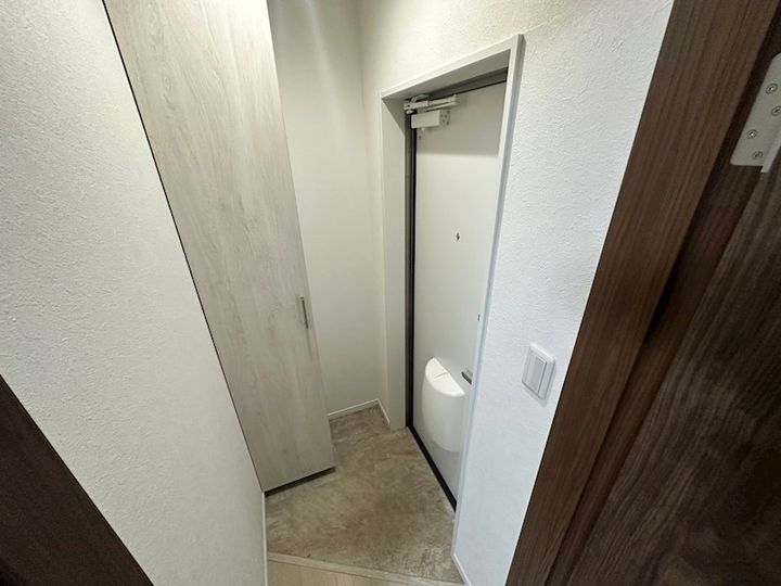 グルーブメゾン三宮EASTの玄関