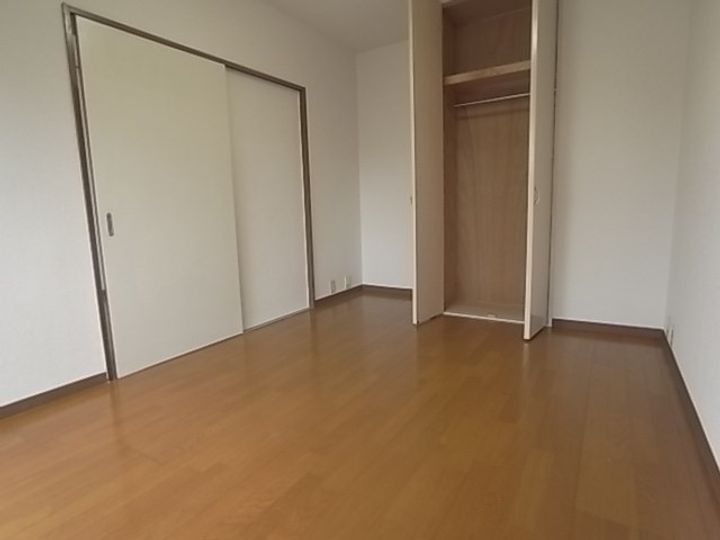 岩園サニーハイツB棟の居間