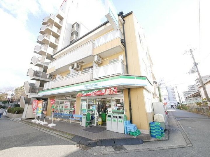 猪名寺ハイツの外観