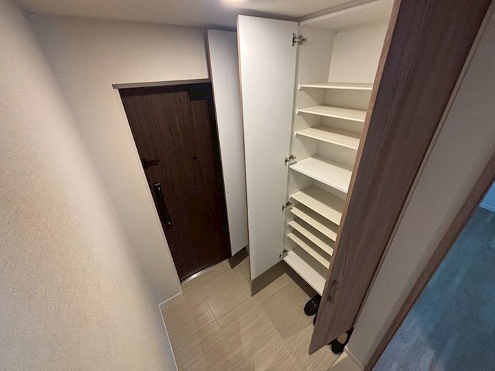 ワコーレ神戸みなと元町の玄関