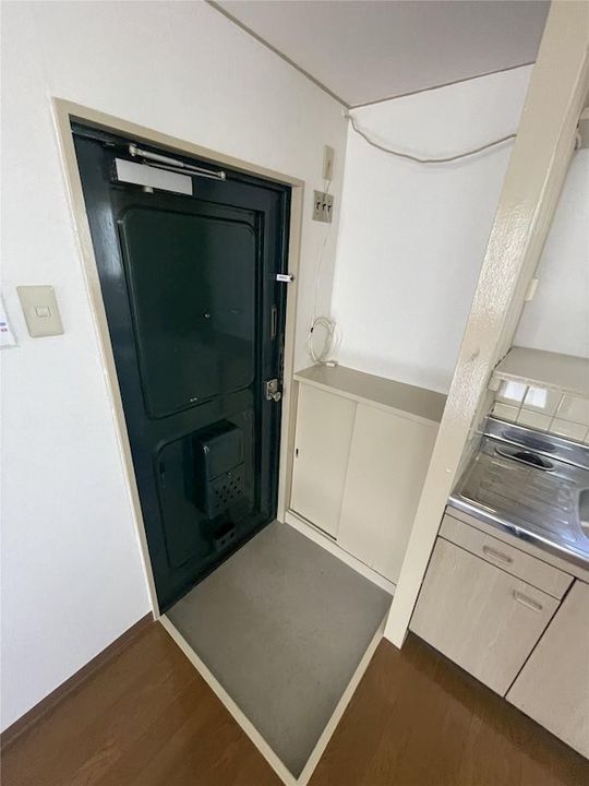 双葉マンションの玄関