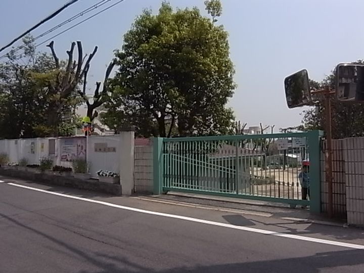 反高橋アーバンリズの周辺