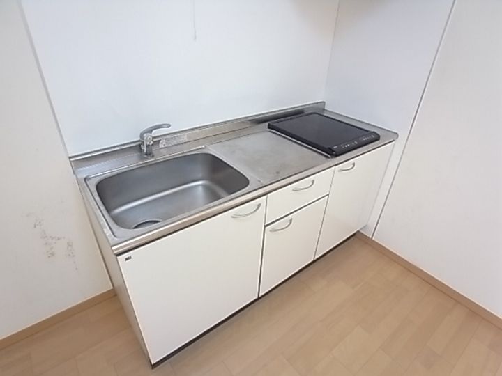 ヴィアノ灘泉通のキッチン