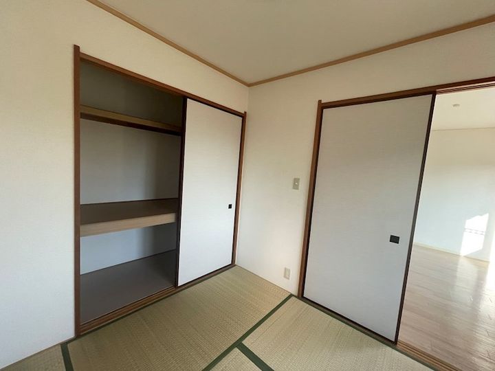 ピサ芦屋の内装
