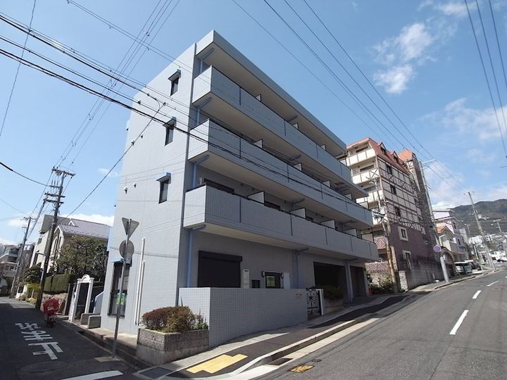 六甲ひのきの外観