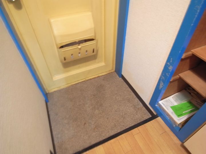 兵庫県神戸市西区伊川谷町有瀬の賃貸マンションの玄関