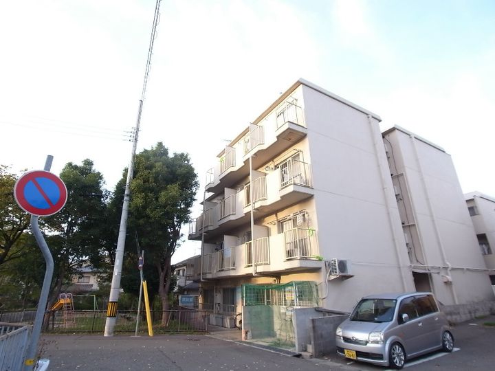 兵庫県神戸市西区伊川谷町有瀬の賃貸マンションの外観