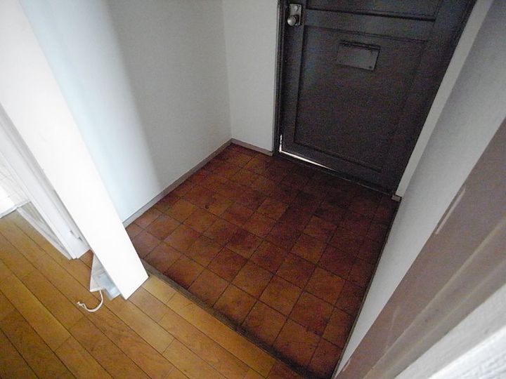 コーポ森本の玄関