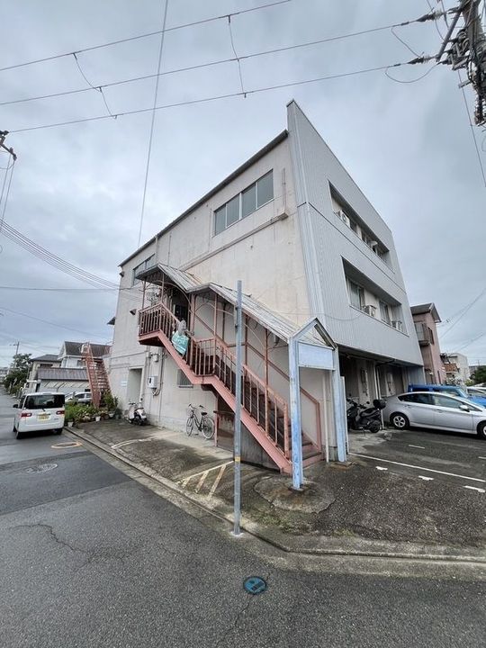 ガーデンパレスの外観
