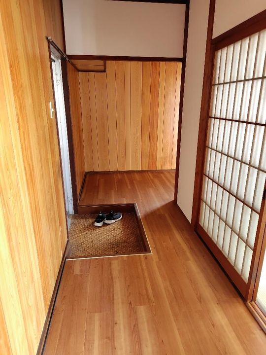 加納マンションの玄関
