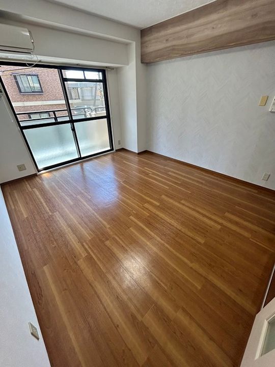 ウエストビラITOの居間