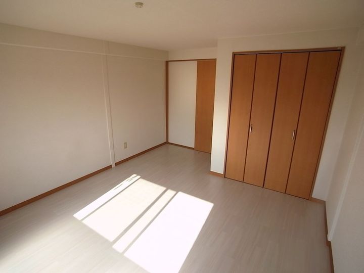 平成朝霧ハイツの居間