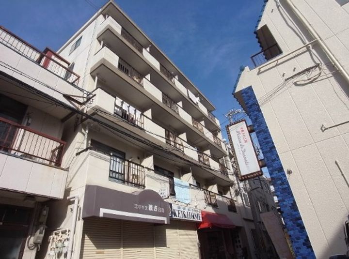 ドミトリー板宿の外観