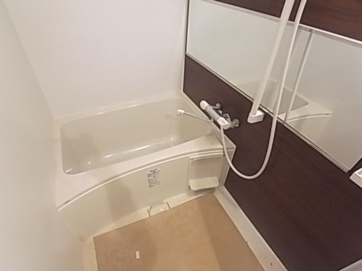 ジーメゾン妙法寺の風呂