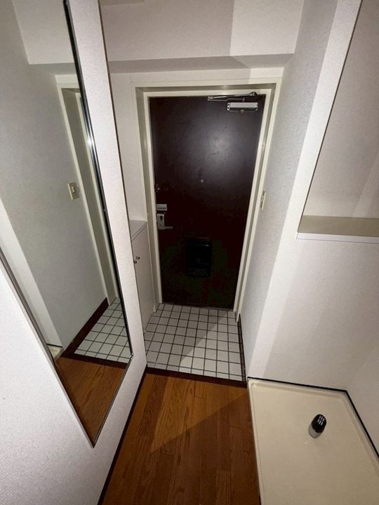 ジュネス海岸通の玄関
