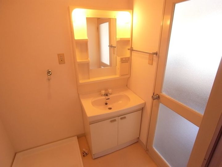 サイプレスの内装