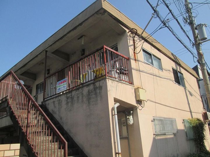 本津マンションの外観