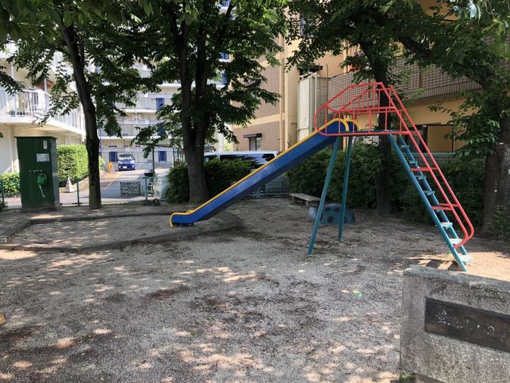 キセラ川西弐番館の周辺