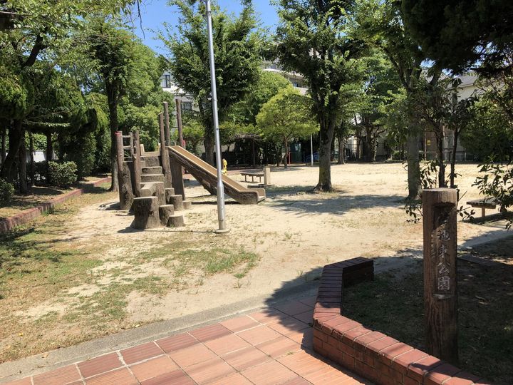 キセラ川西弐番館の周辺