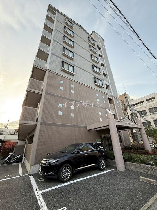 兵庫県伊丹市西台2丁目の賃貸マンションの外観