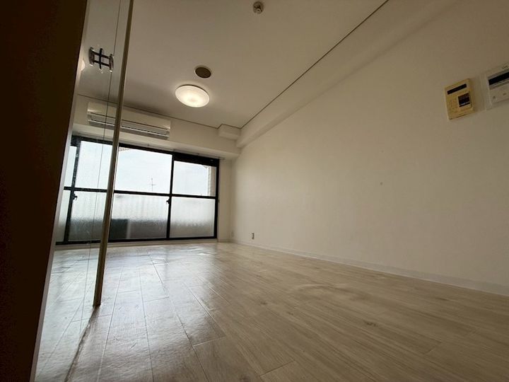 ロイヤルハイツつかしんの居間