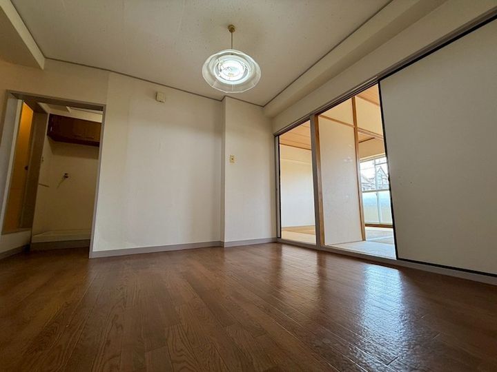 橋本第2マンションの居間