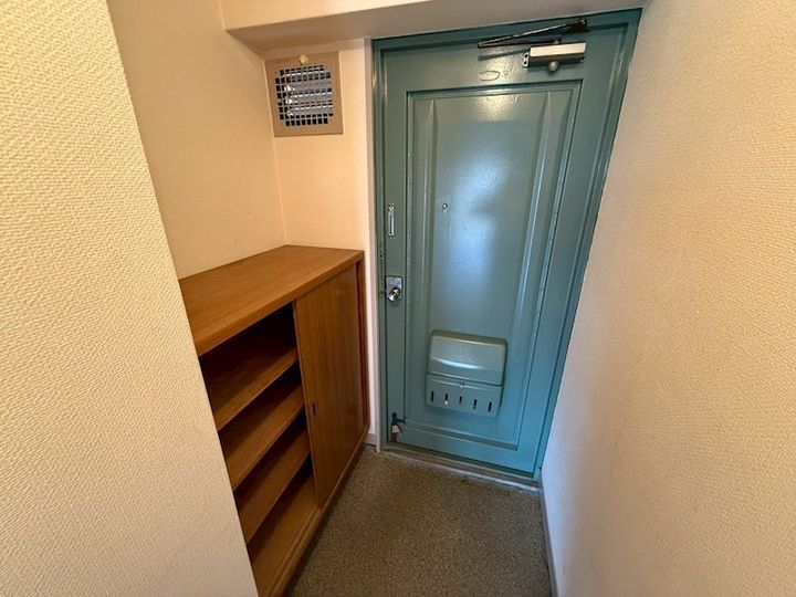 橋本第2マンションの玄関