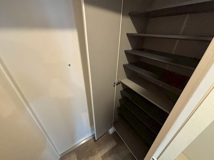 フレシール昭和通の玄関