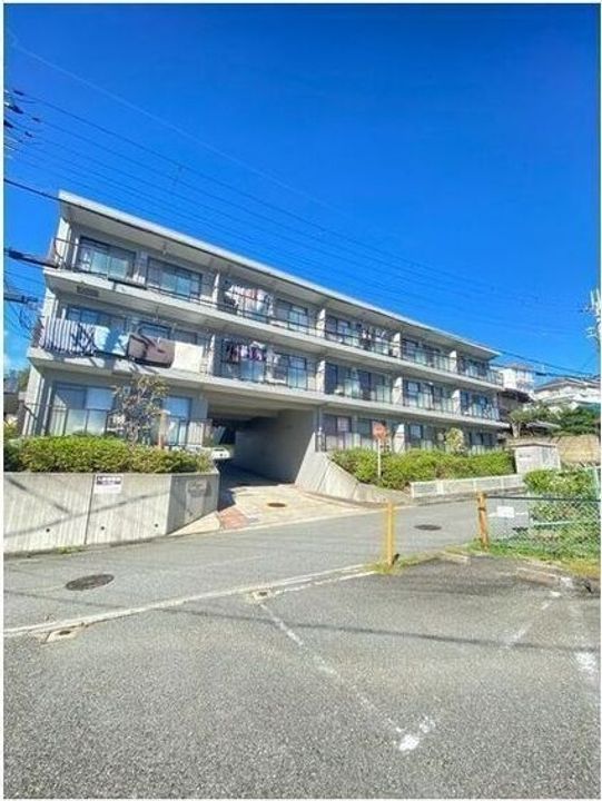 ユーコート宝塚の外観