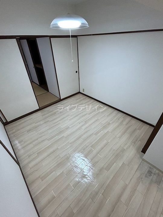 ヴィラ東伊丹の居間