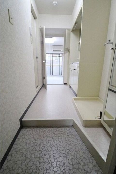 クレストJ塚口の玄関
