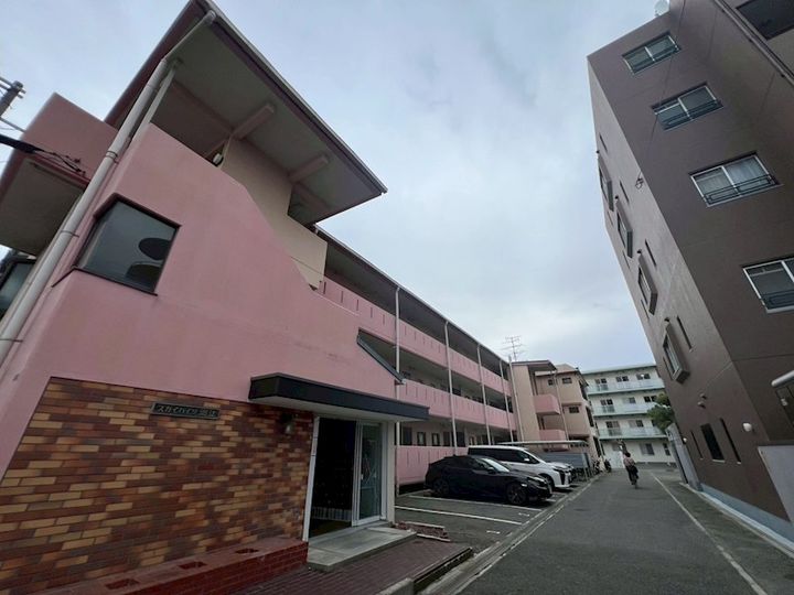 スカイハイツ潮江の外観