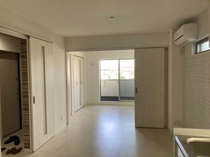 クリエオーレ猪名寺の居間