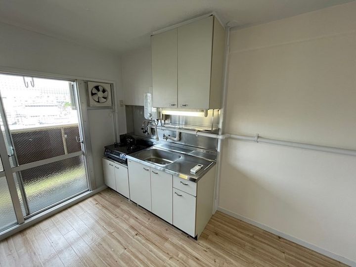 ビレッジハウス南清水タワー1号棟のキッチン