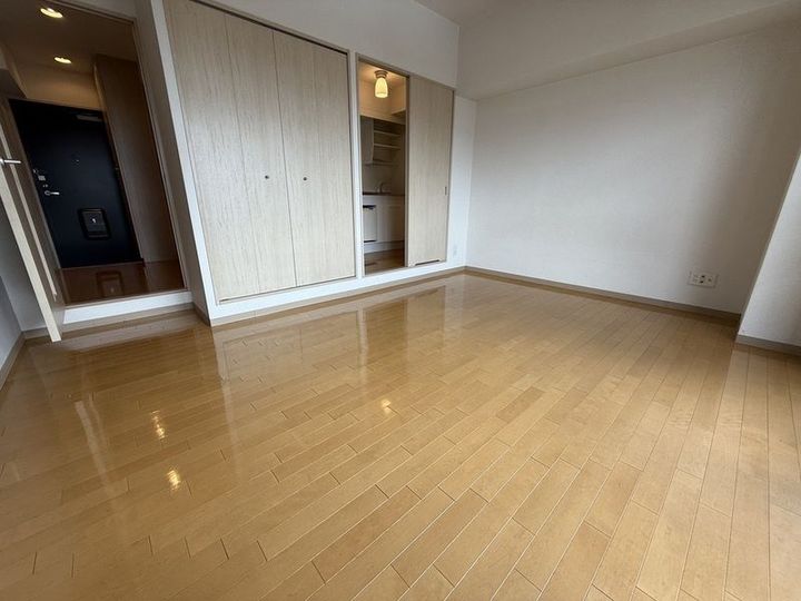 レフィナード西台の居間