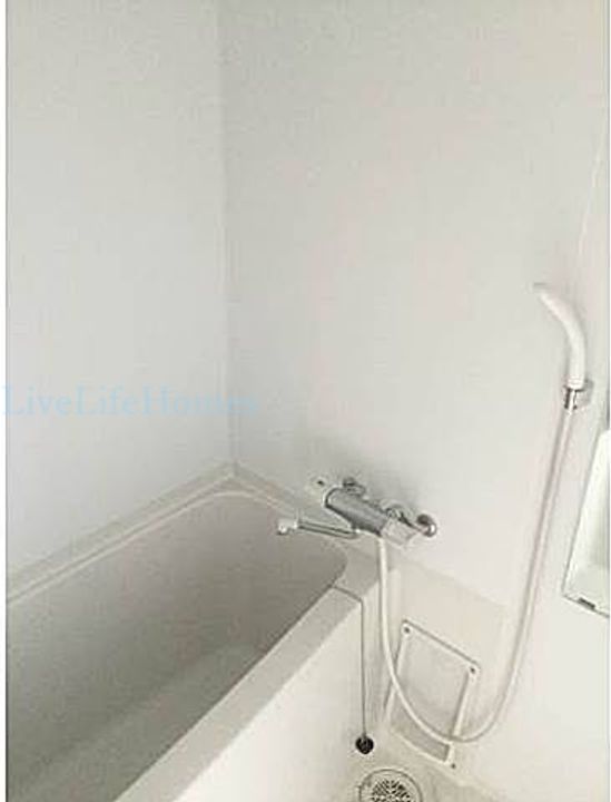 リブライフ北矢三302の風呂