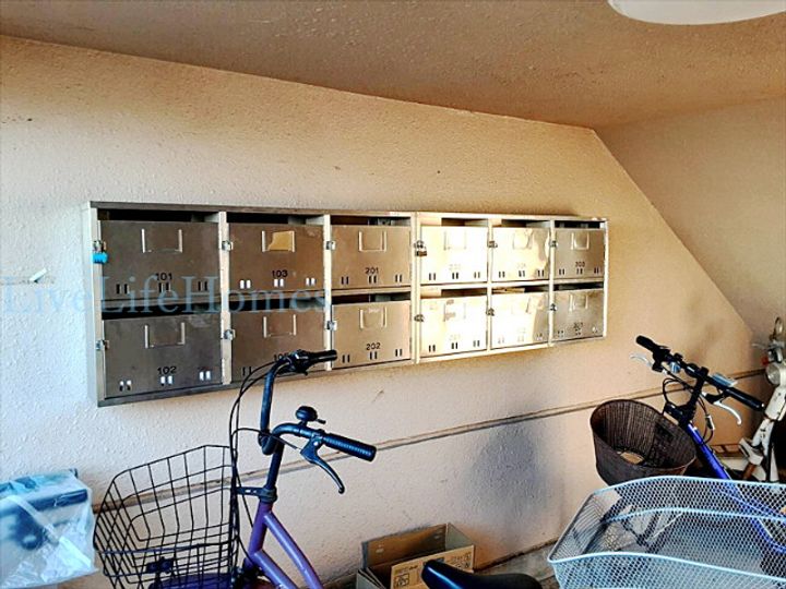 リブライフ北矢三302の玄関