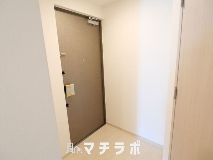 ブランシエスタ金山北1101の玄関