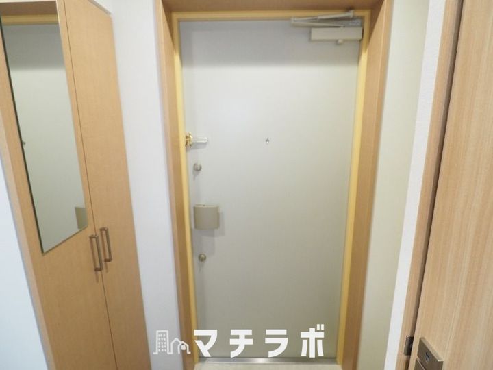 愛知県名古屋市熱田区新尾頭2丁目(マンション)の賃貸物件の玄関