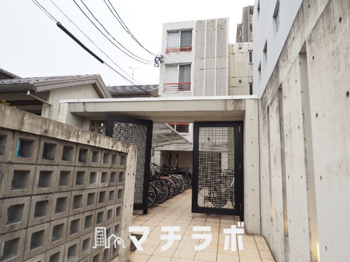 リアライズ名城公園の外観