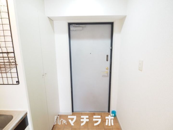 Kコート観月の玄関