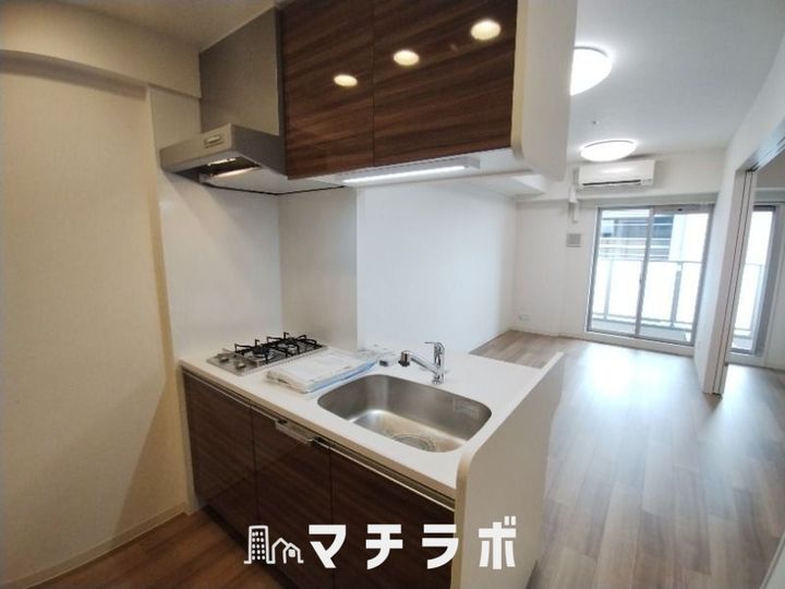 プレサンス丸の内リラティ1101号室のキッチン